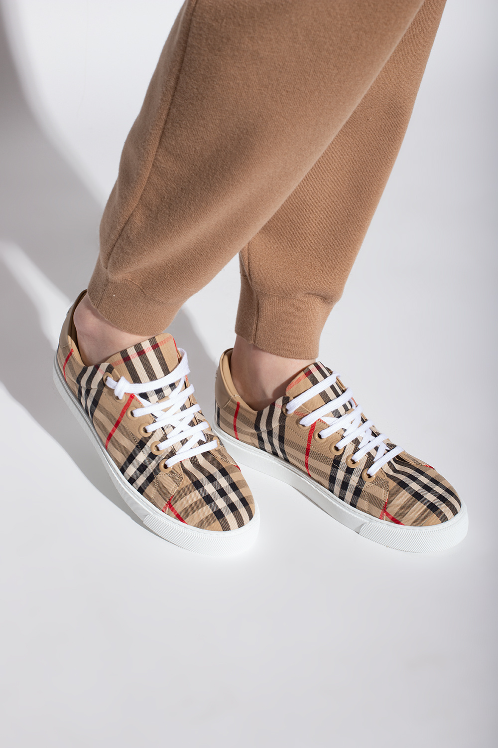 スニーカー BURBERRY Women Sneakers 8049777 A7026 beige Burberry Sneakers | Women's Shoes | Vitkac